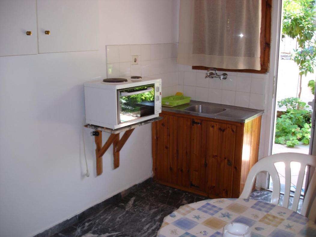 Ilias Appartements Tsaprounis Ellinika  外观 照片